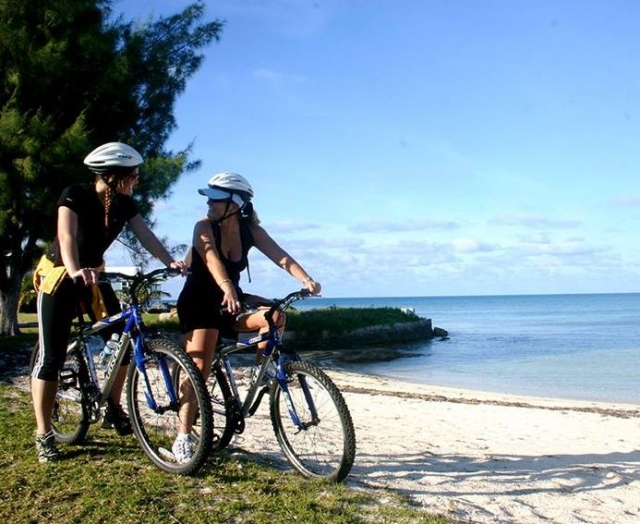 conoce la playa en bici